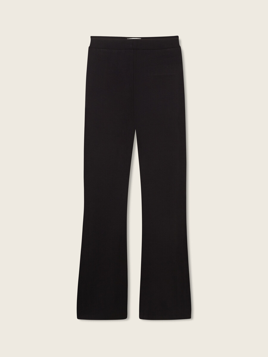 leggings aderenti svasati con elastico