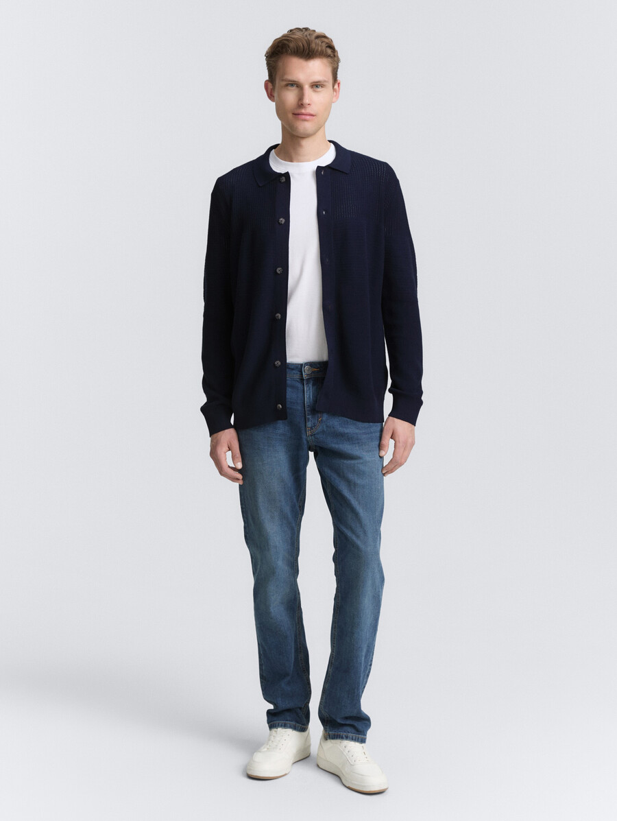 cardigan con abbottonatura