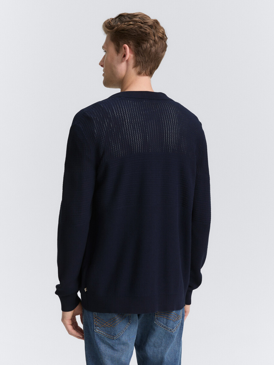 cardigan con abbottonatura