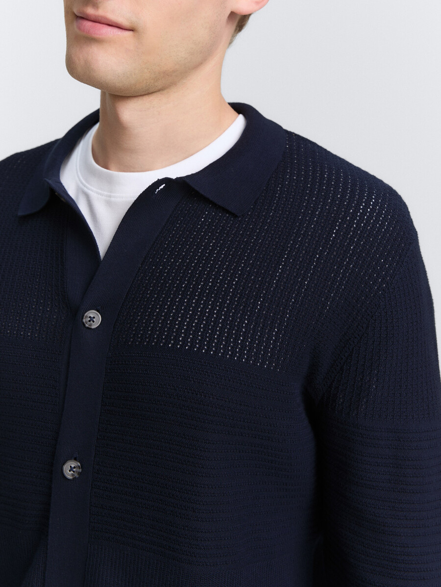 cardigan con abbottonatura