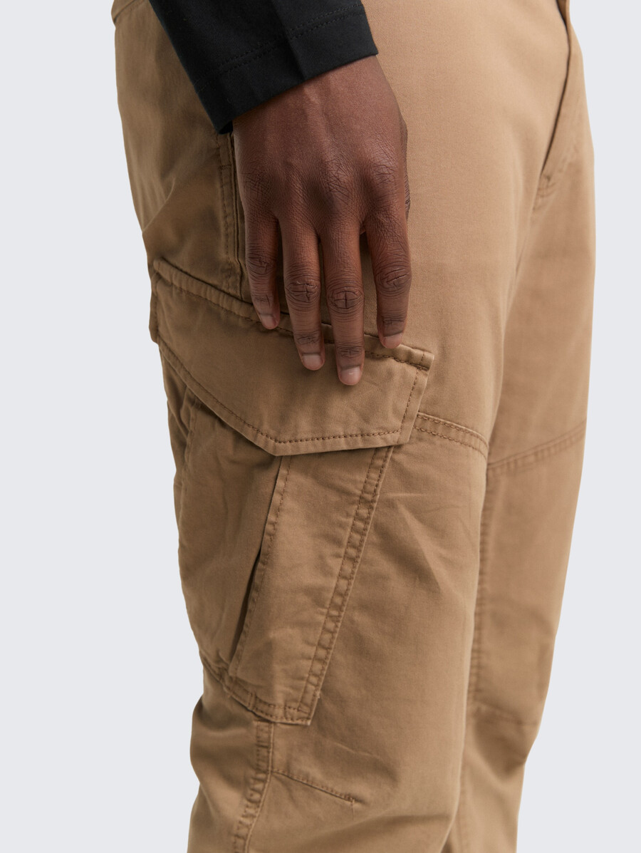 pantaloni cargo affusolati regolari