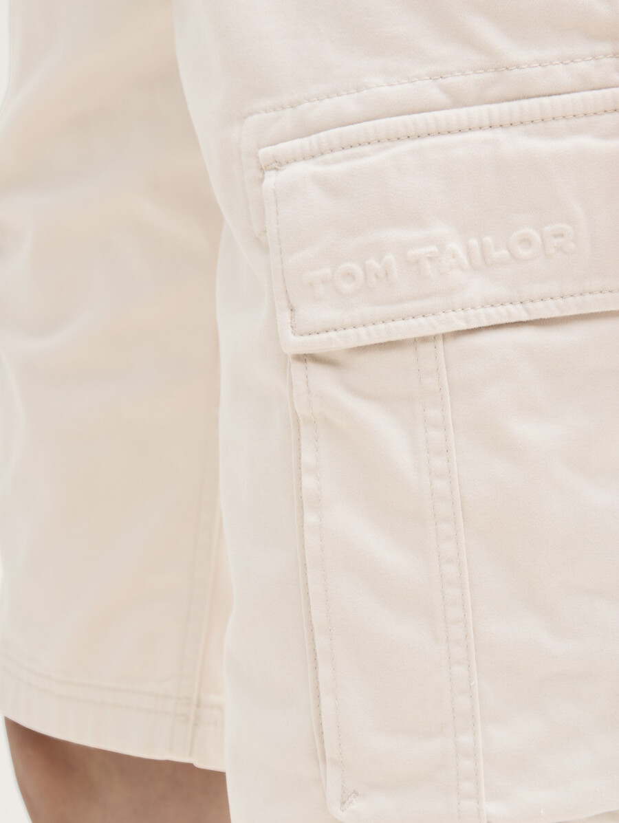 pantaloncini cargo con tasche