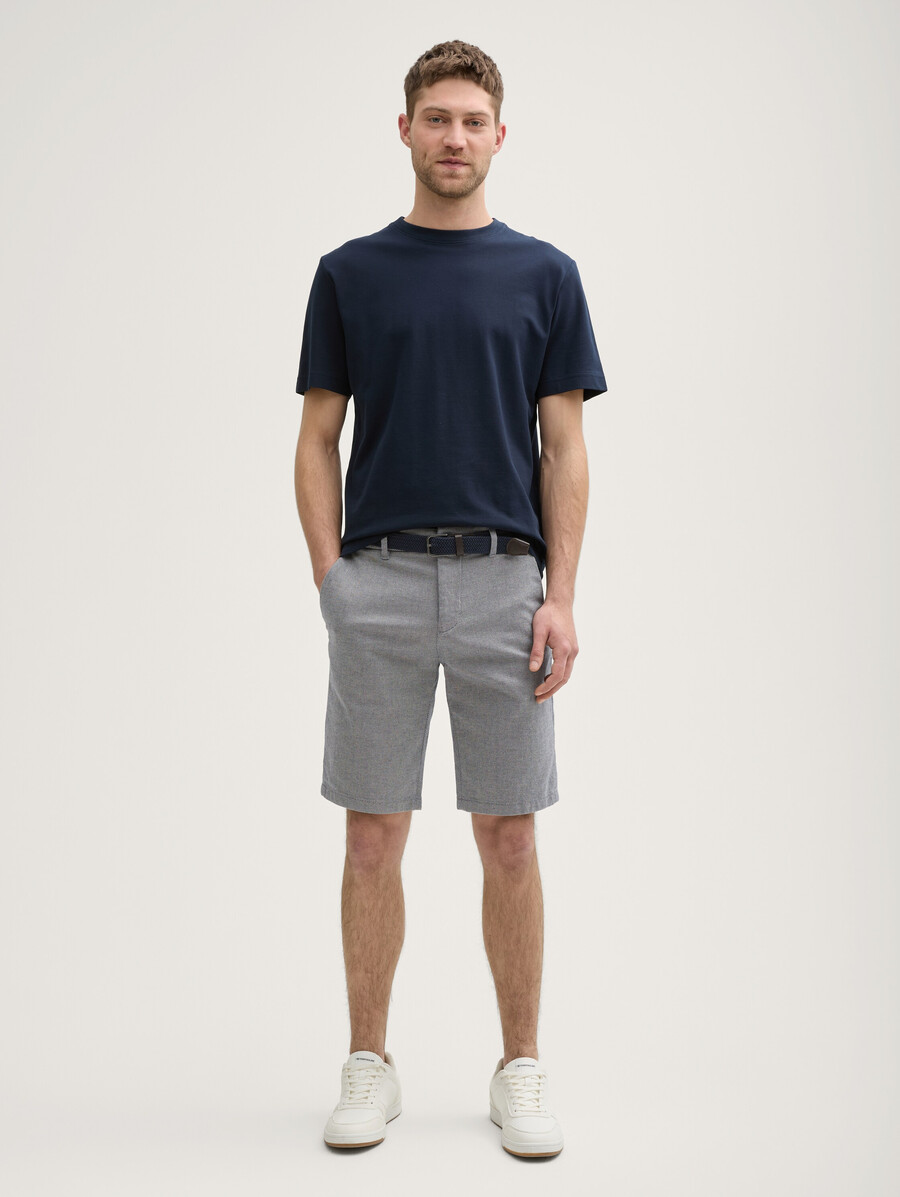 pantaloncini chino aderenti elasticizzati con cintura