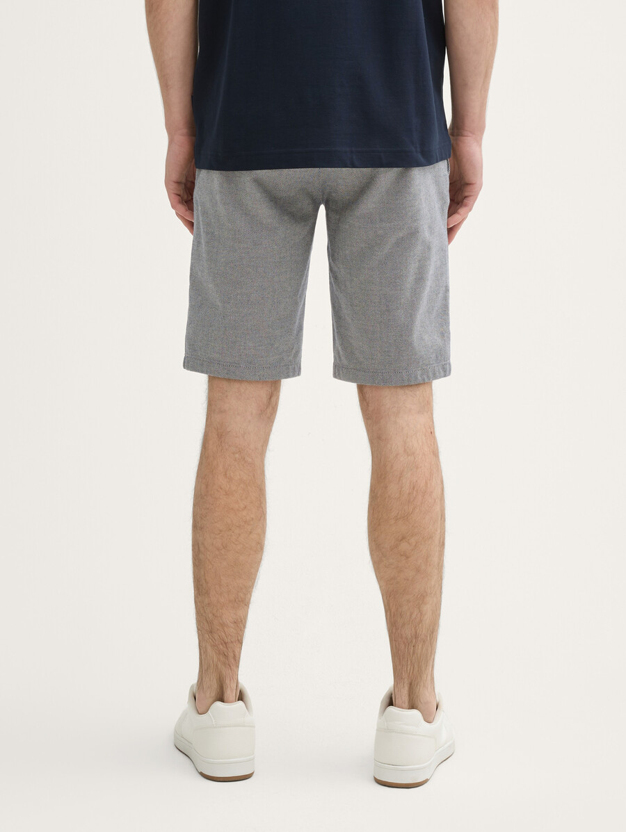pantaloncini chino aderenti elasticizzati con cintura