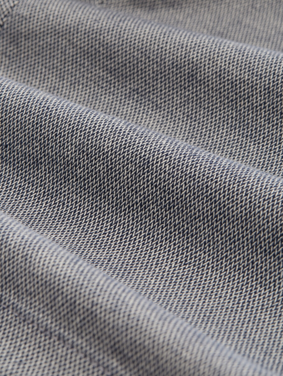 pantaloncini chino aderenti elasticizzati con cintura