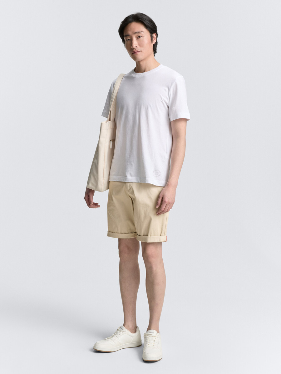 pantaloncini chino leggeri e regolari