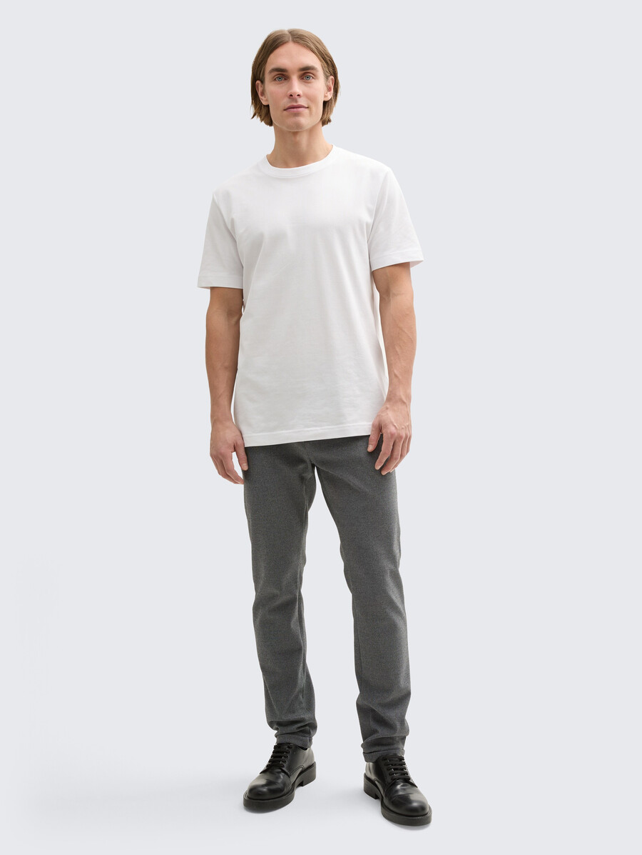 pantaloni chino tttravis slim realizzati in jersey piqué