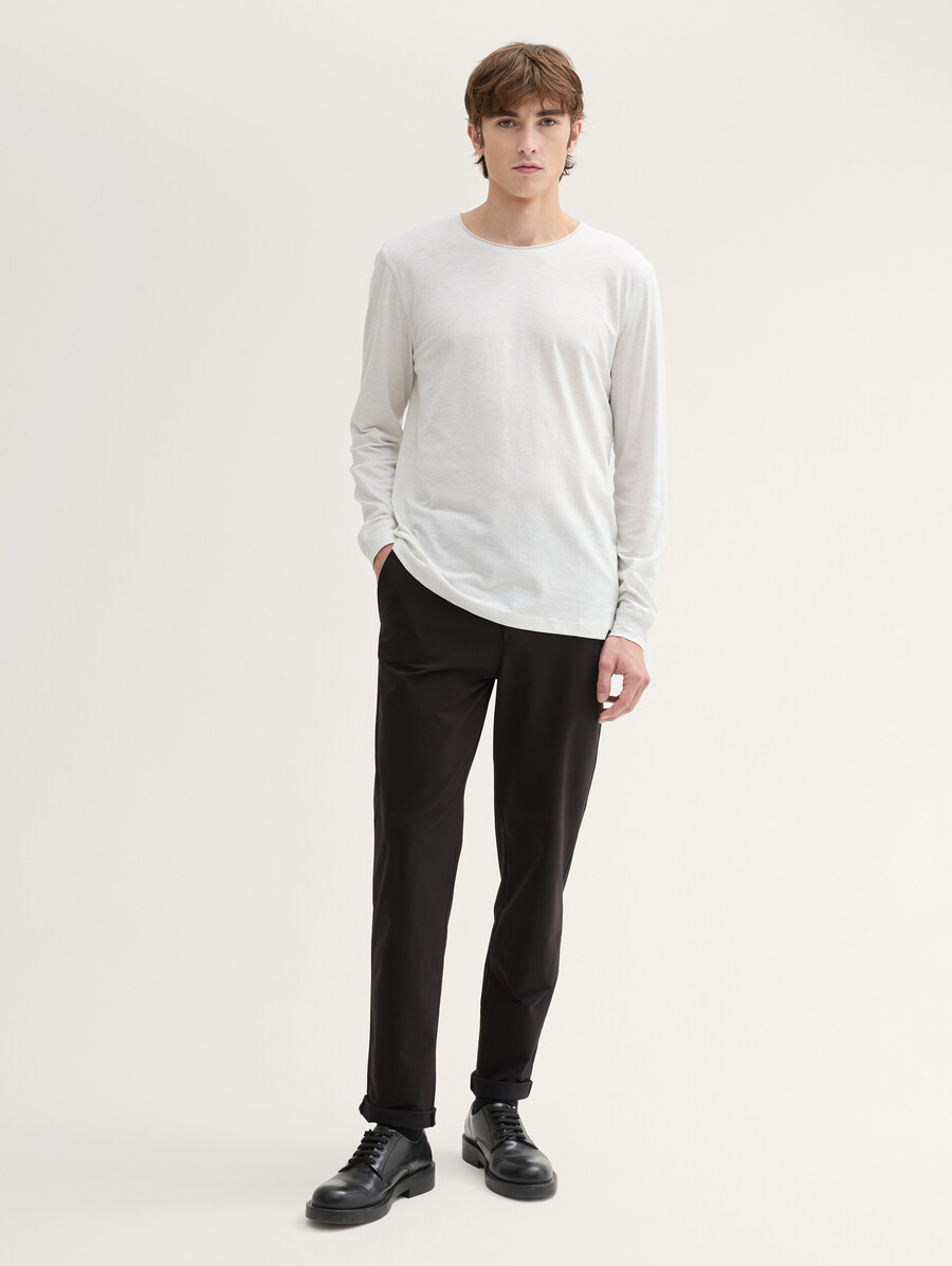 pantaloni chino tecnici affusolati regolari