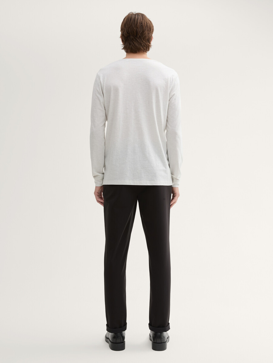 pantaloni chino tecnici affusolati regolari