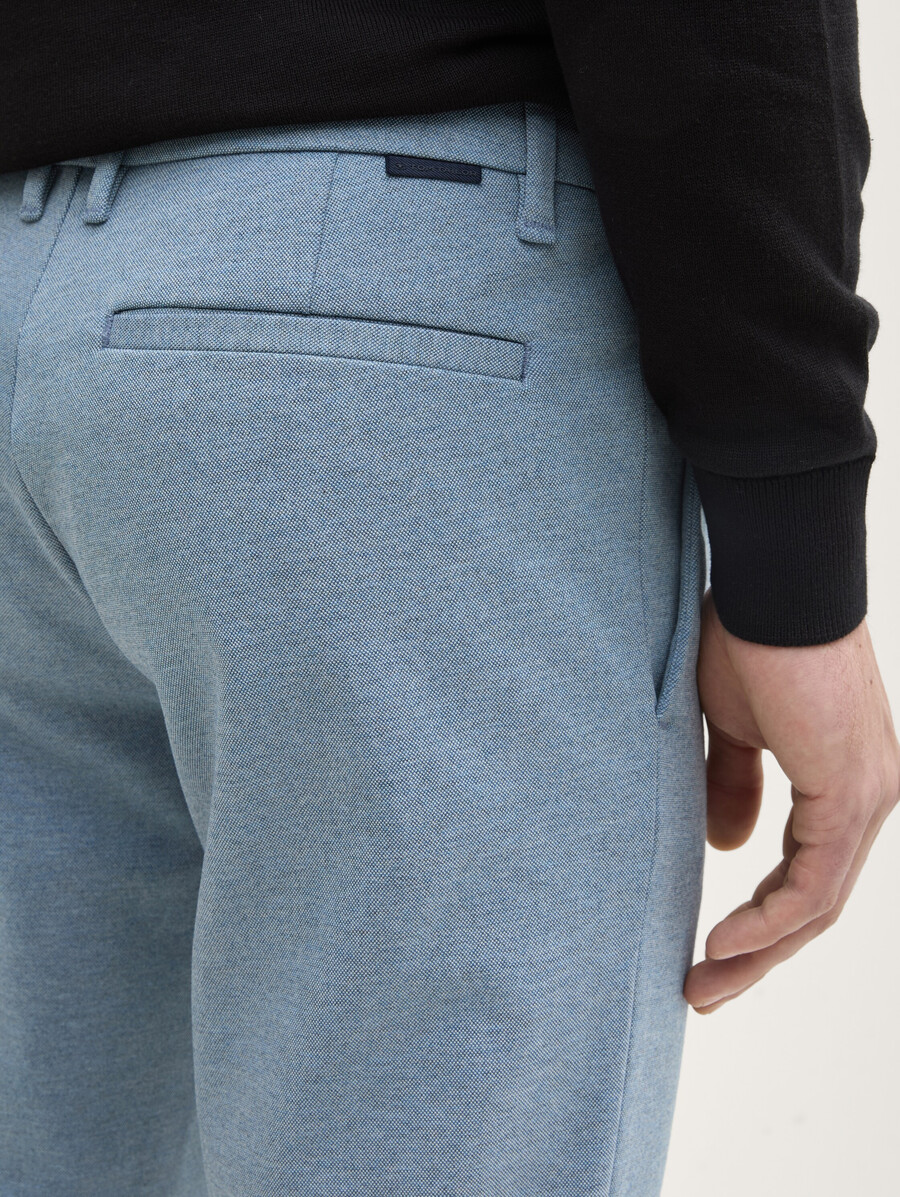 pantaloni chino tttravis slim realizzati in jersey piqué
