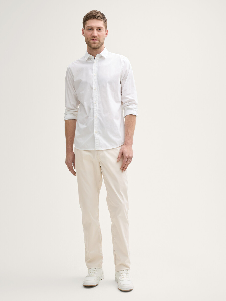 pantaloni chino ultraleggeri dalla vestibilità regolare