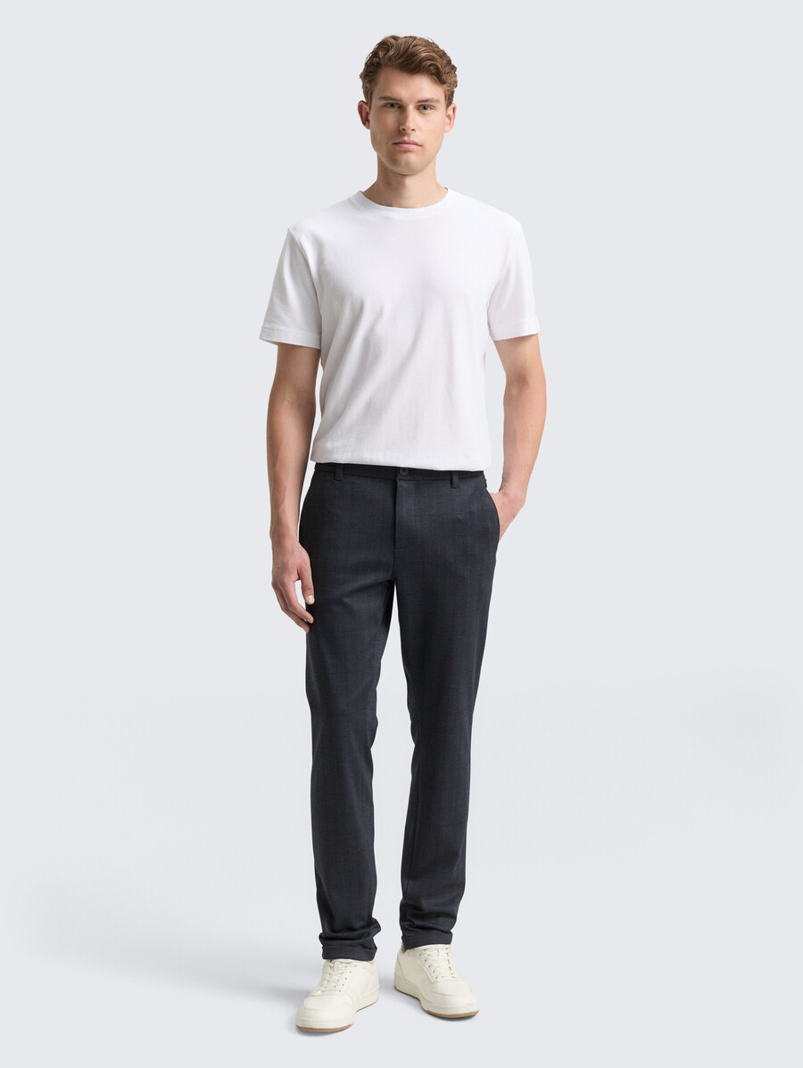 pantaloni chino tttravis slim realizzati in jersey piqué