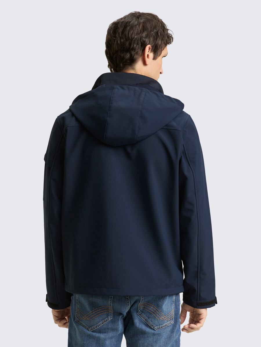 giacca softshell con cappuccio
