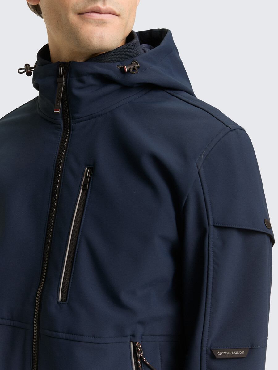 giacca softshell con cappuccio