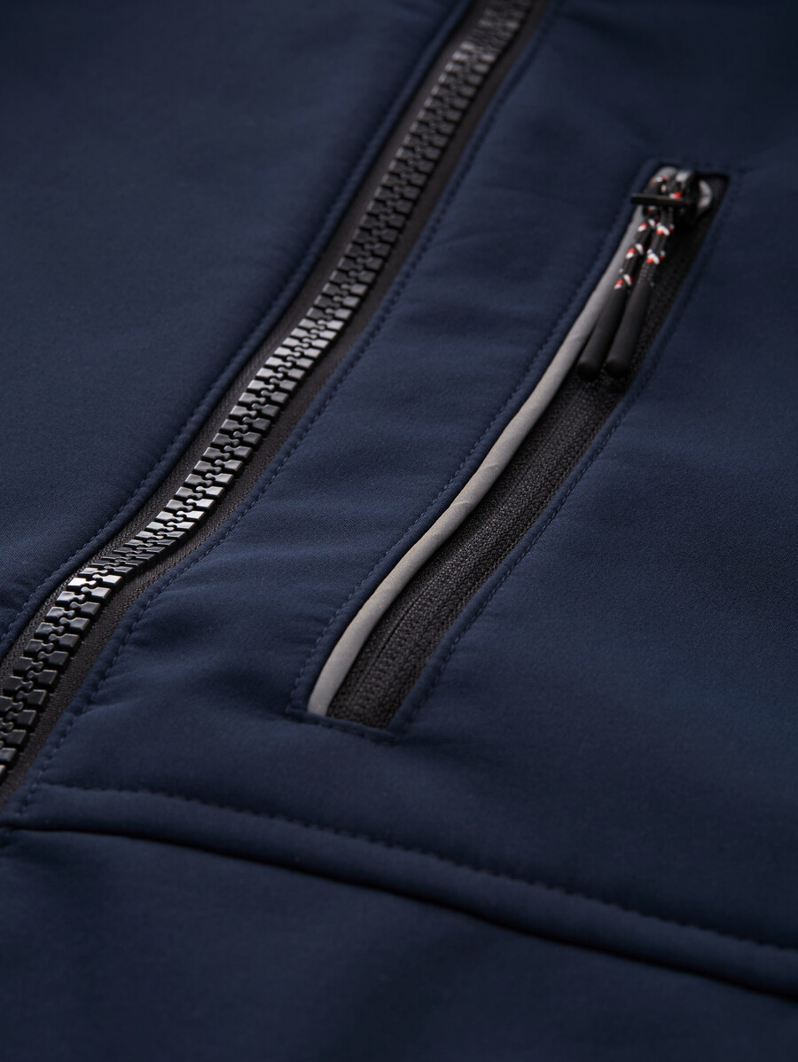 giacca softshell con cappuccio