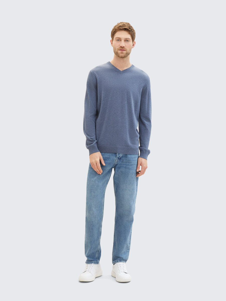 maglione lavorato a maglia con scollo a v