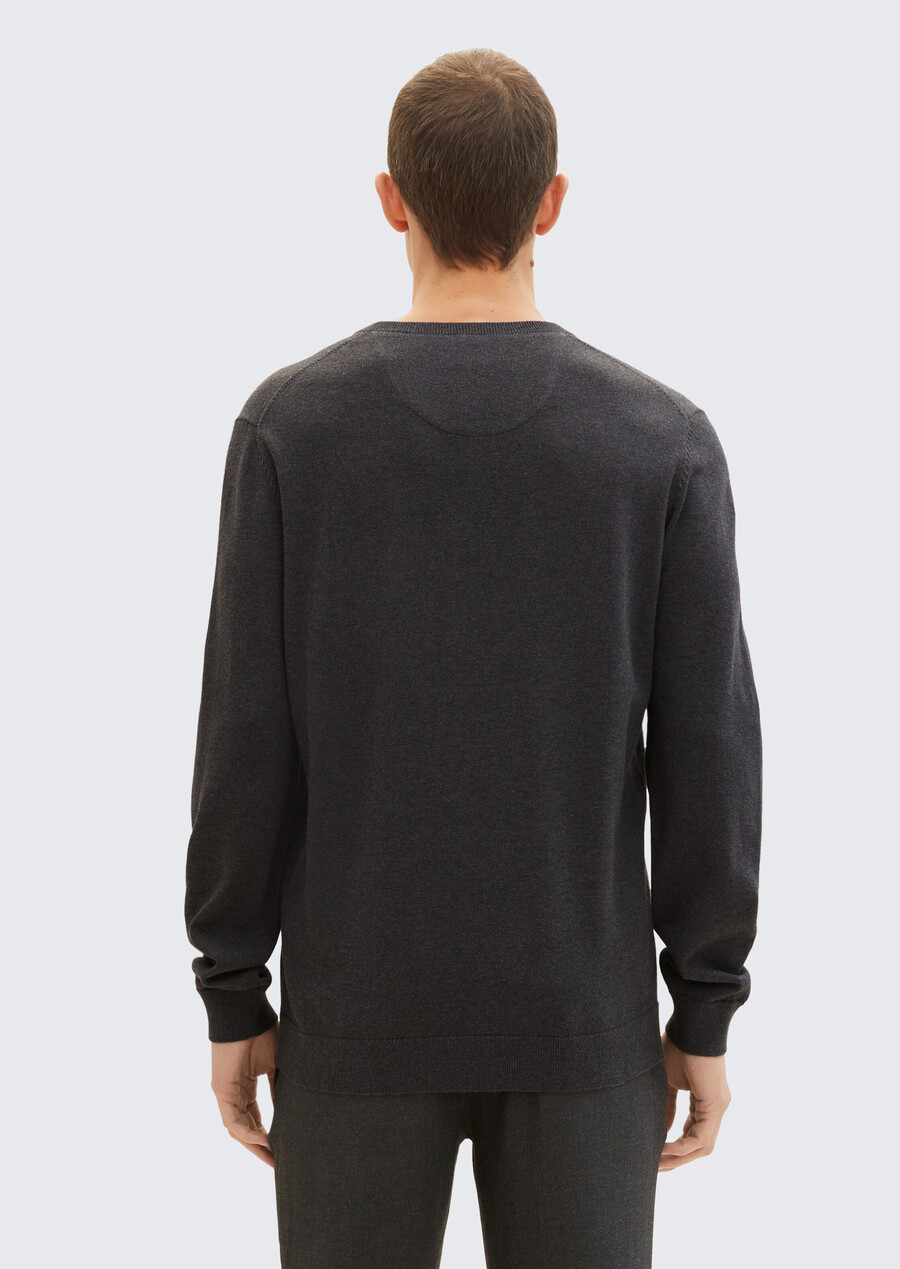 maglione lavorato a maglia con scollo a v