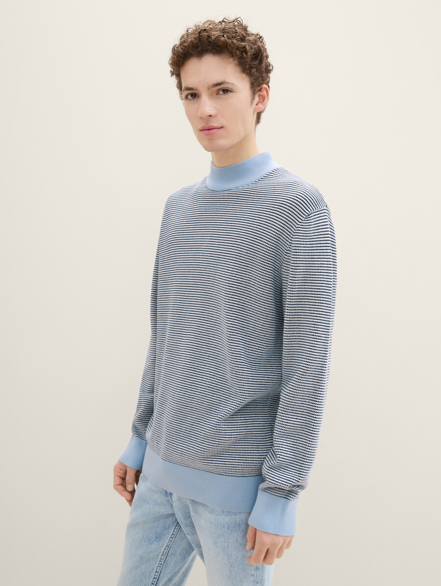 maglione lavorato a maglia con collo alto