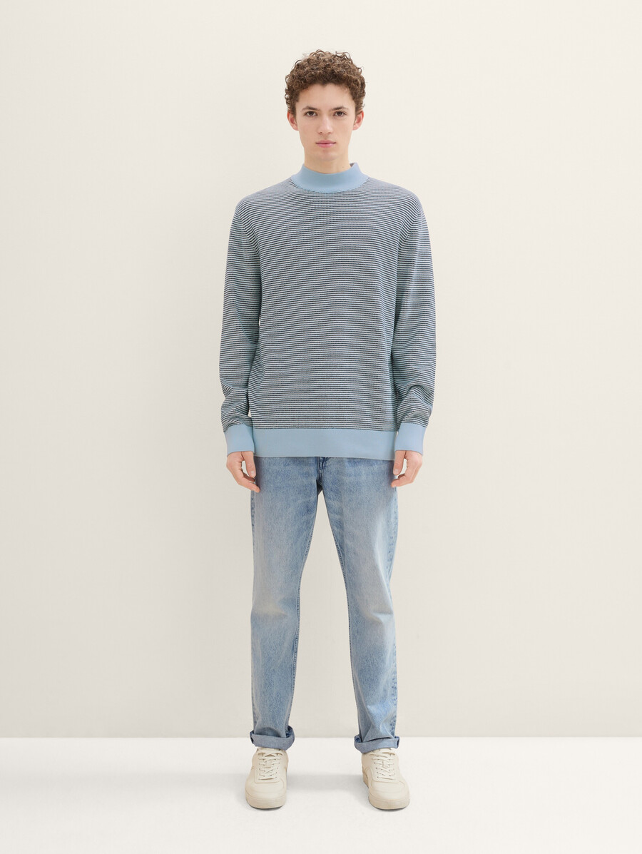 maglione lavorato a maglia con collo alto
