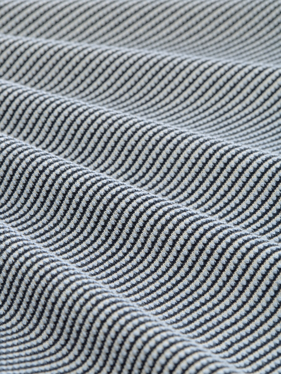 maglione lavorato a maglia con collo alto