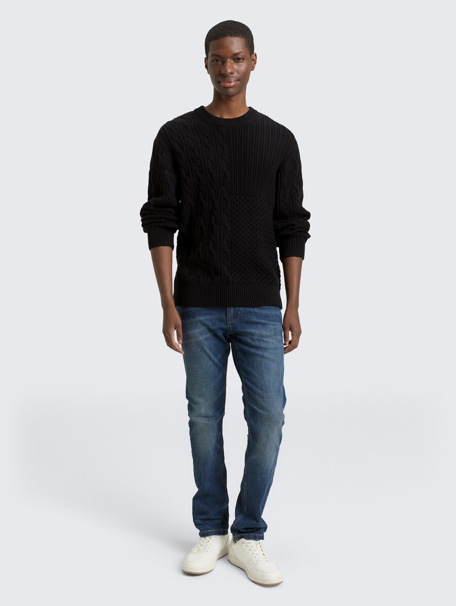 maglione lavorato a maglia con trecce rilassato