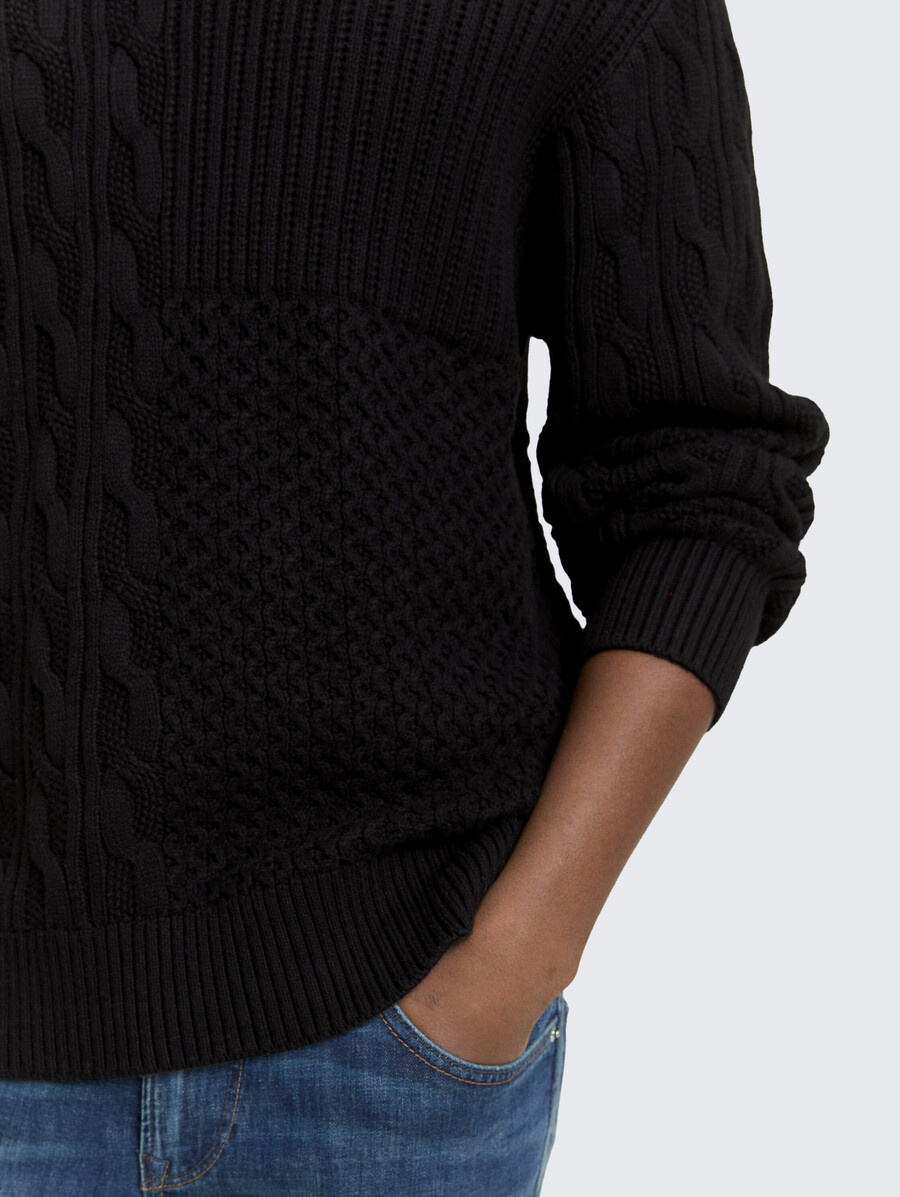 maglione lavorato a maglia con trecce rilassato