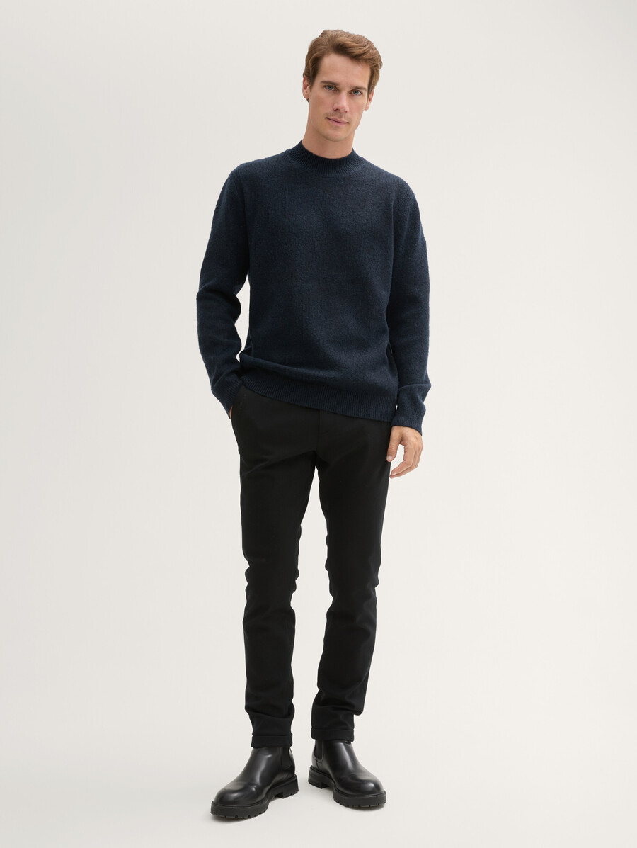 maglione lavorato a maglia con collo alto