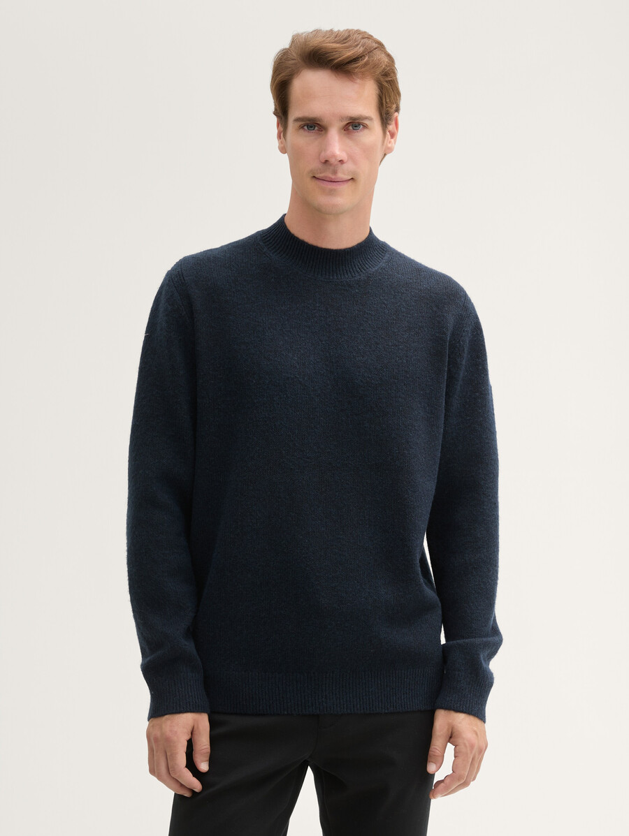 maglione lavorato a maglia con collo alto