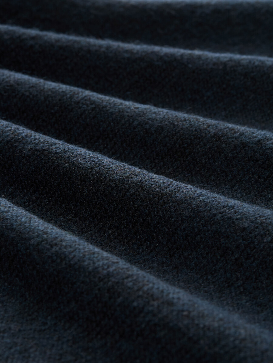 maglione lavorato a maglia con collo alto