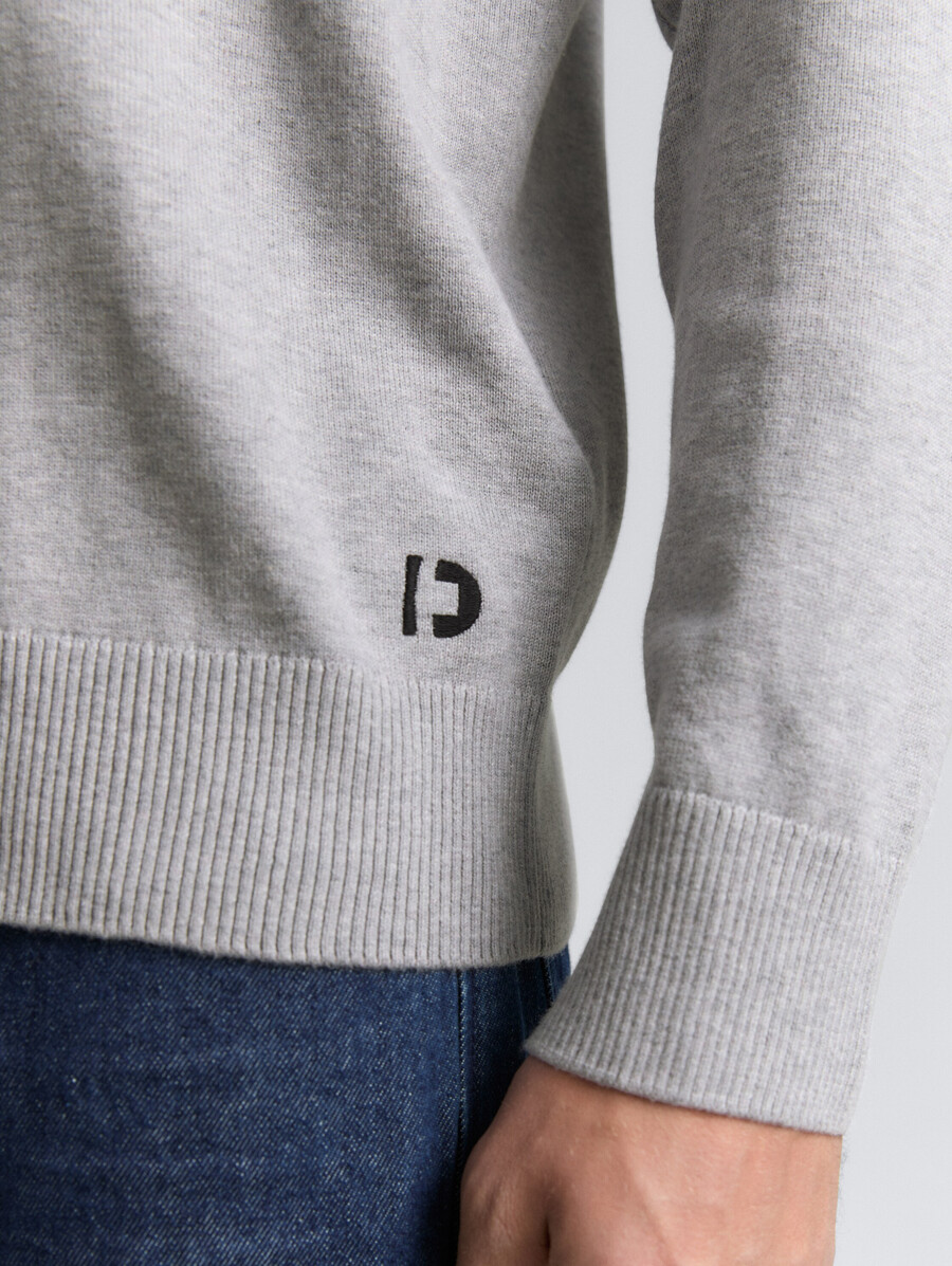 maglione base lavorato a maglia in cotone
