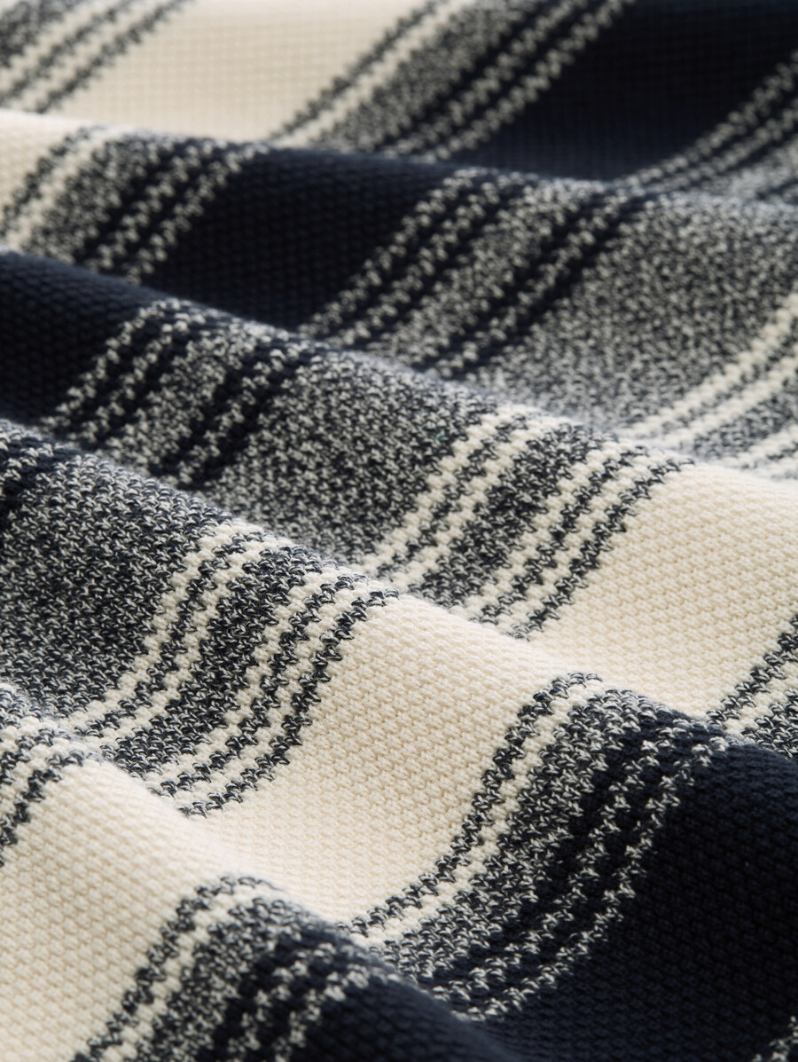 maglione lavorato a maglia con motivo a righe
