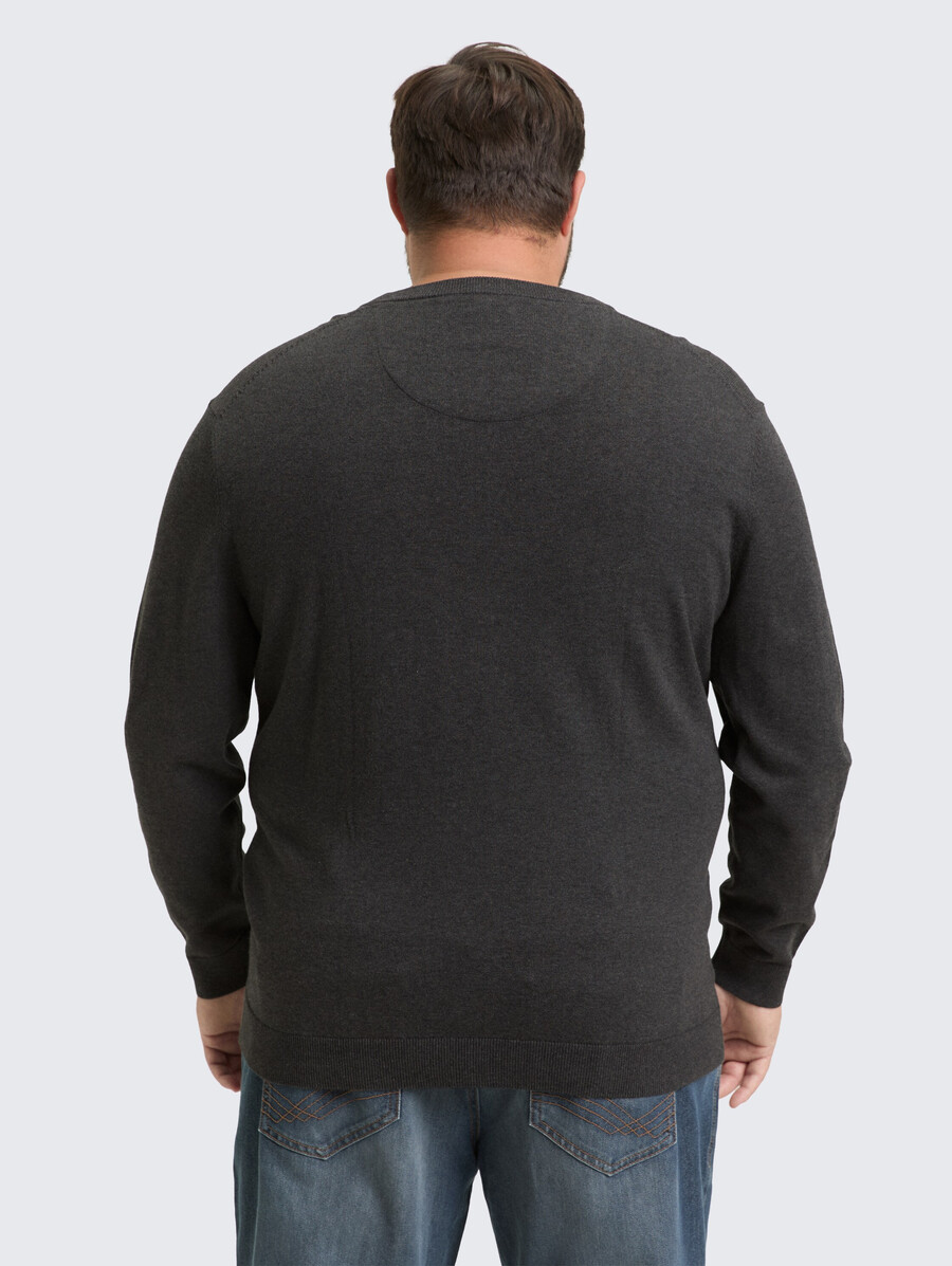 taglie forti - maglione lavorato a maglia con ricamo del logo