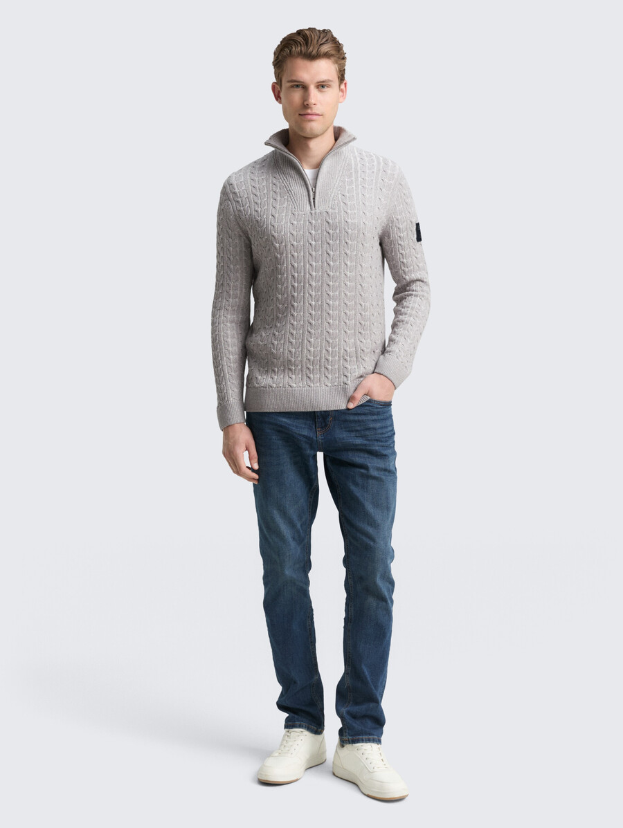 maglione lavorato a maglia troyer con lavorazione a trecce