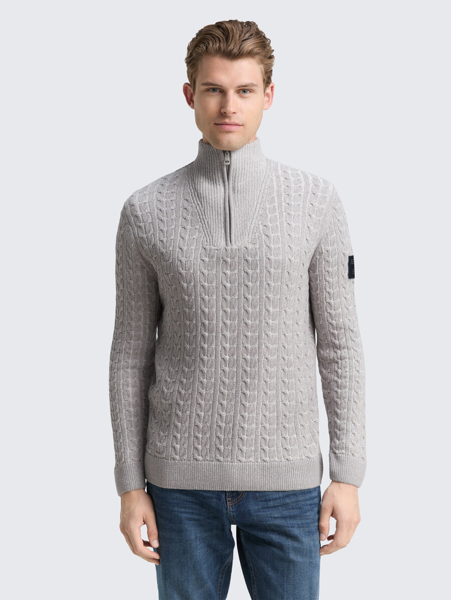 maglione lavorato a maglia troyer con lavorazione a trecce