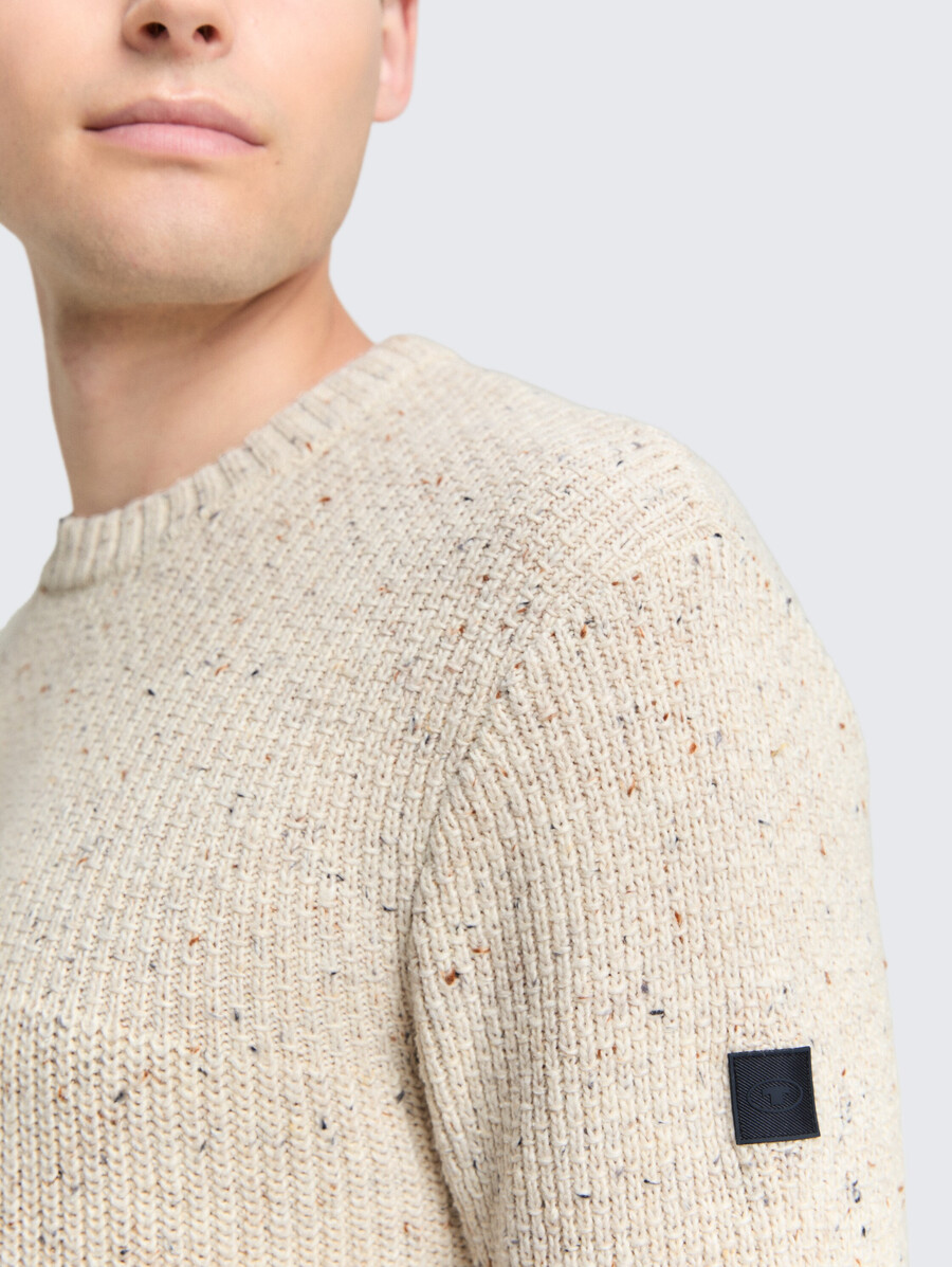 maglione lavorato a maglia con texture miste