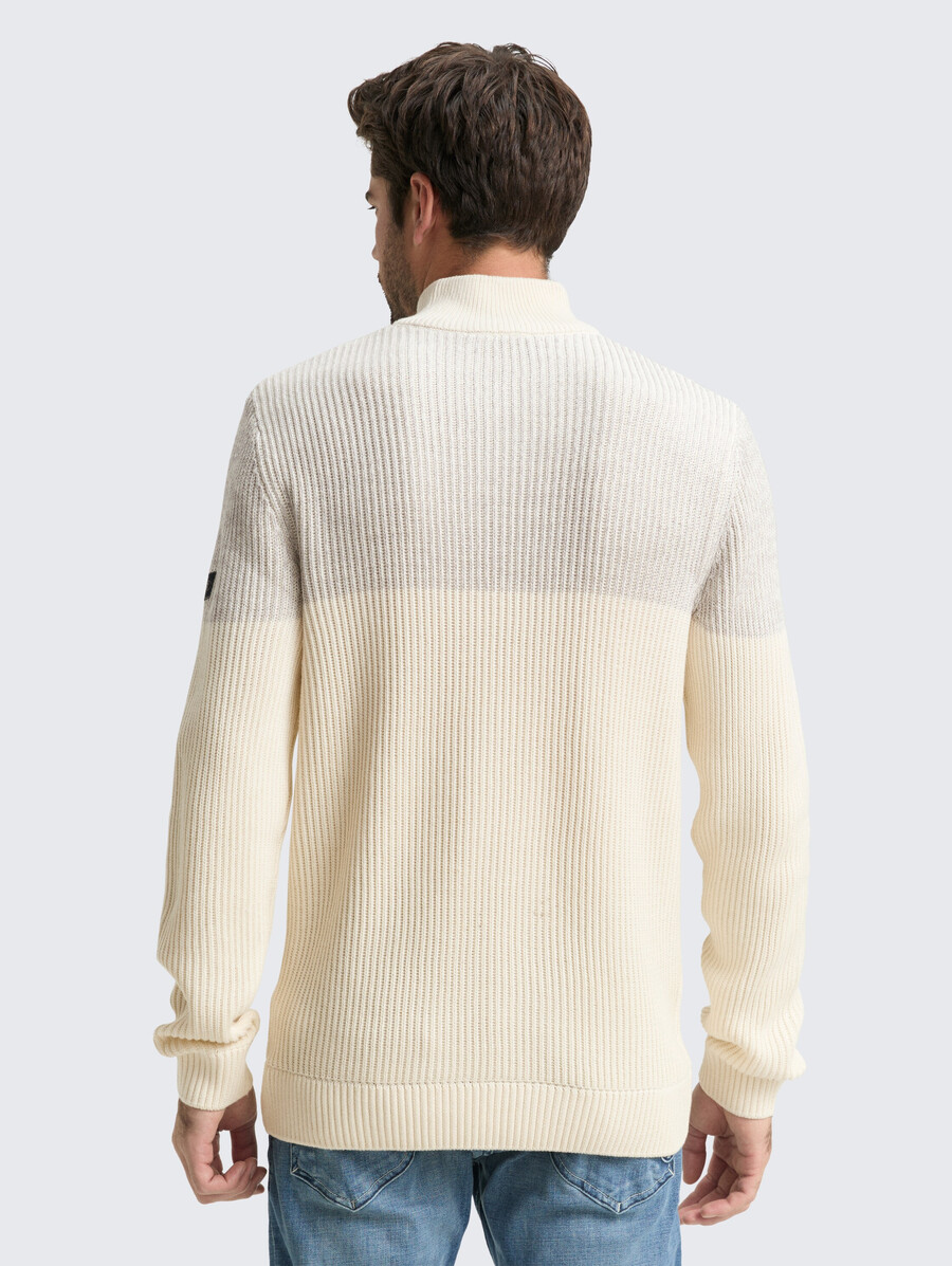 maglione lavorato a maglia troyer con abbottonatura