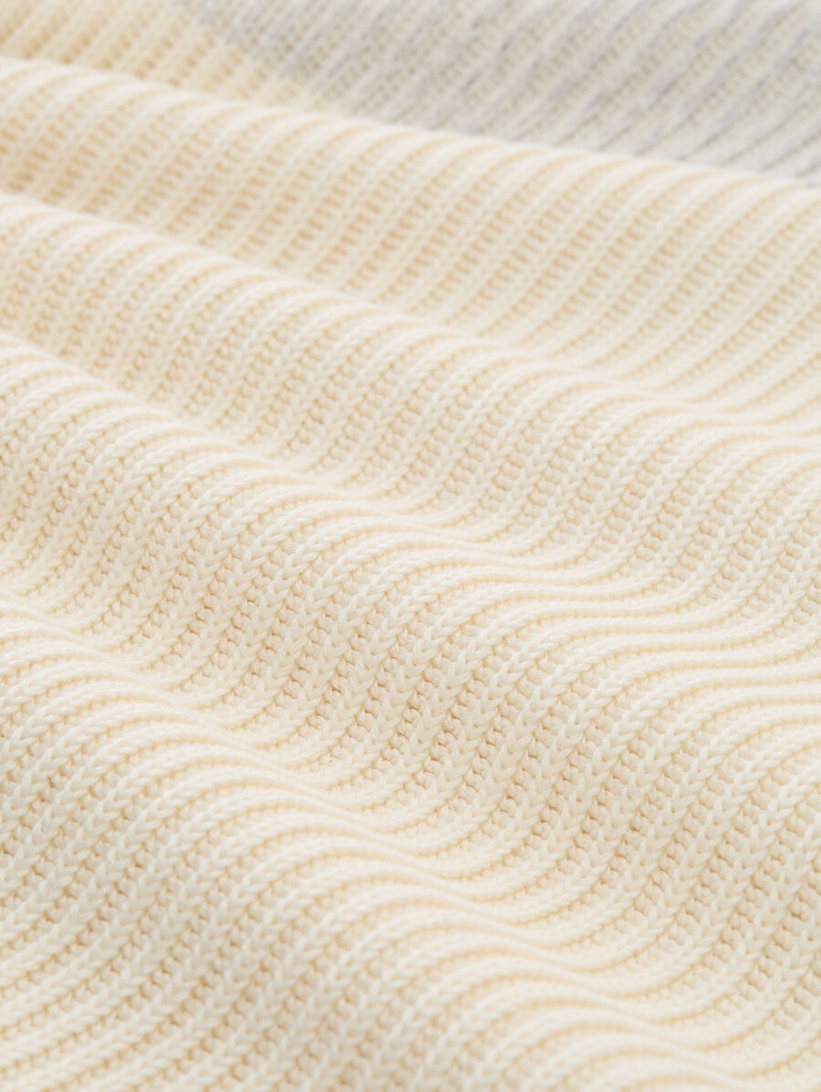 maglione lavorato a maglia troyer con abbottonatura