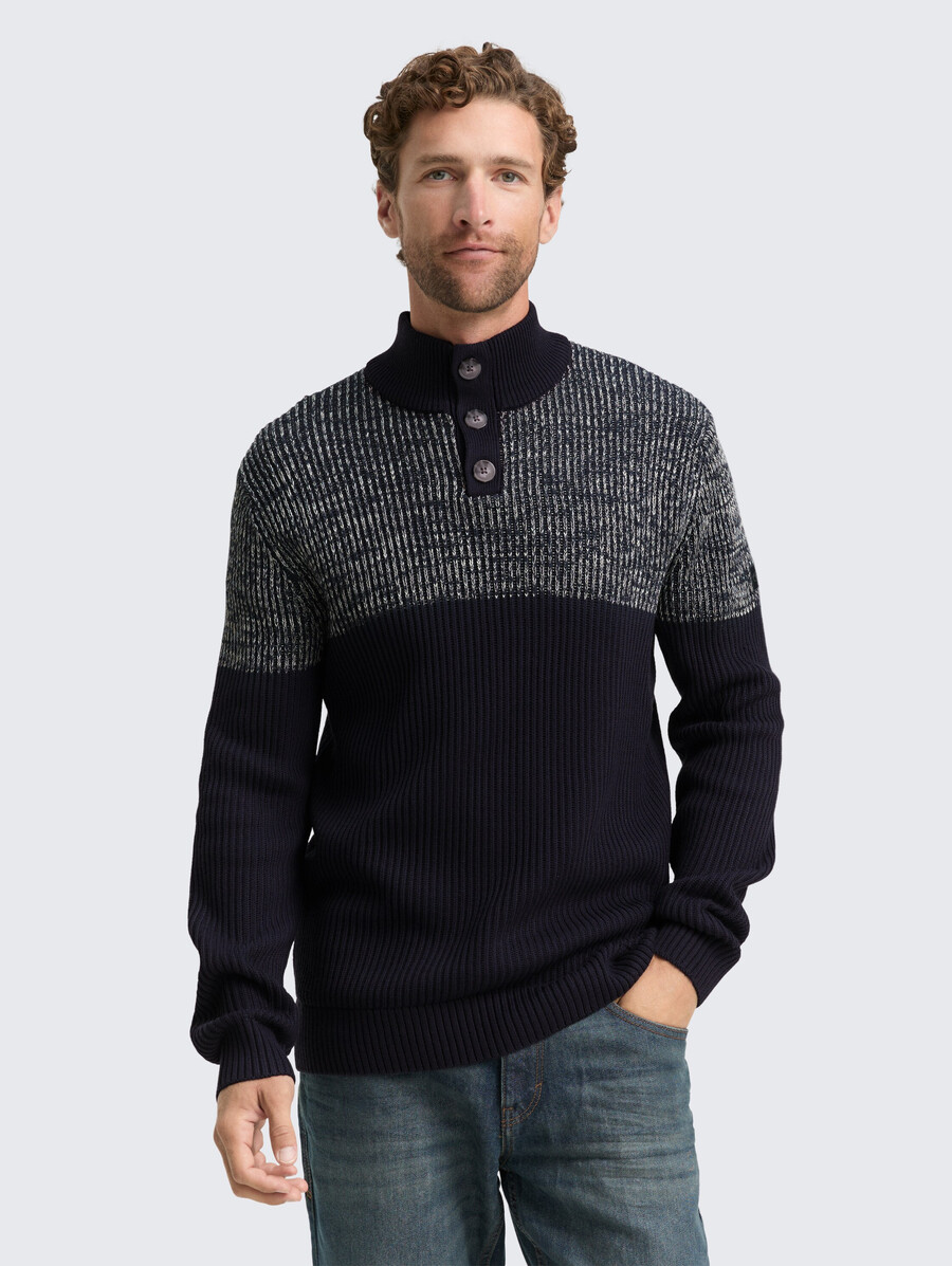 maglione lavorato a maglia troyer con abbottonatura