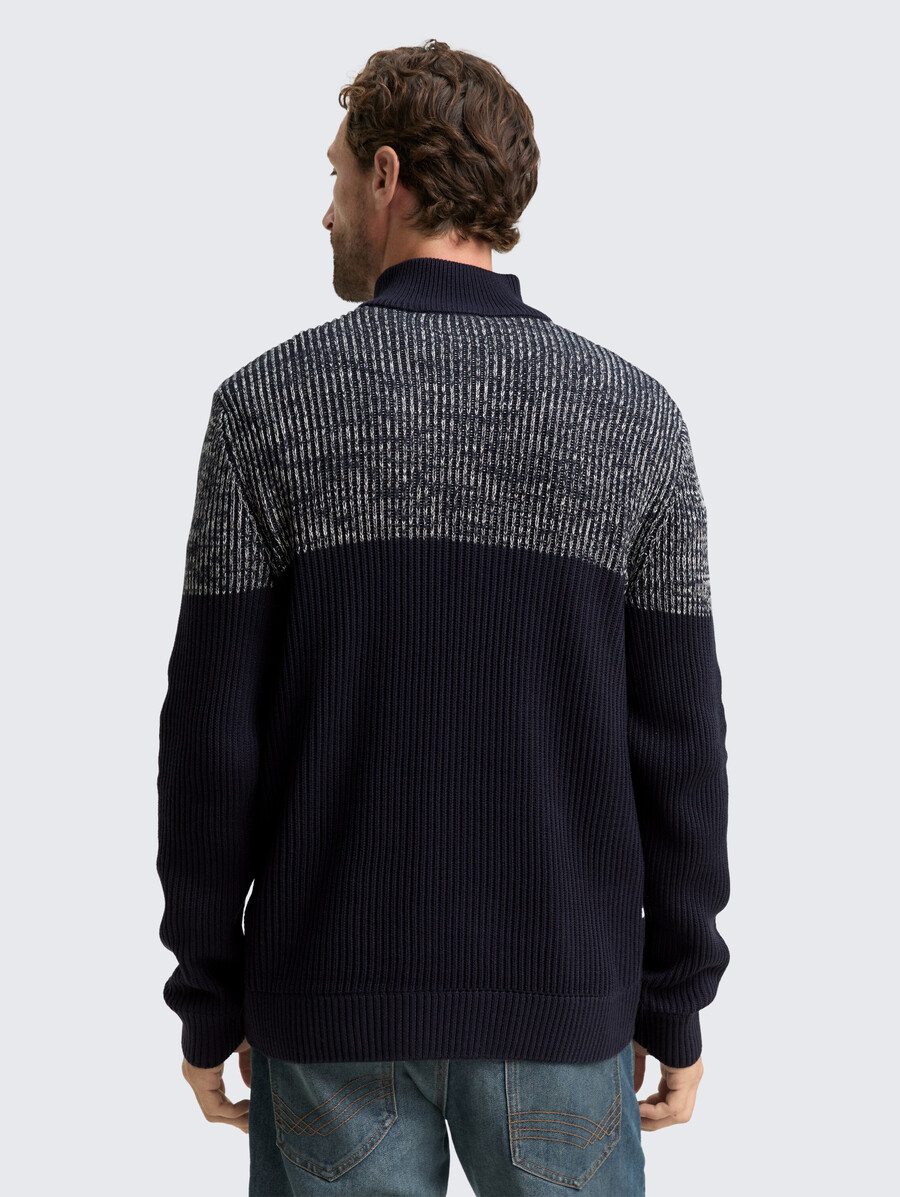 maglione lavorato a maglia troyer con abbottonatura