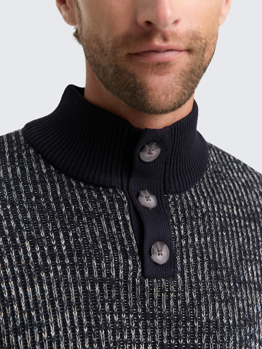 maglione lavorato a maglia troyer con abbottonatura