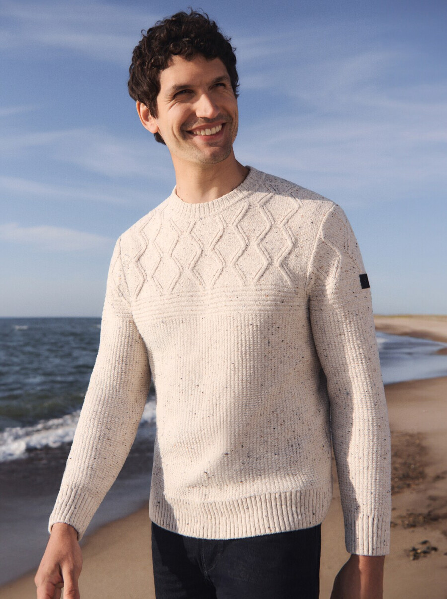 maglione lavorato a maglia con texture miste
