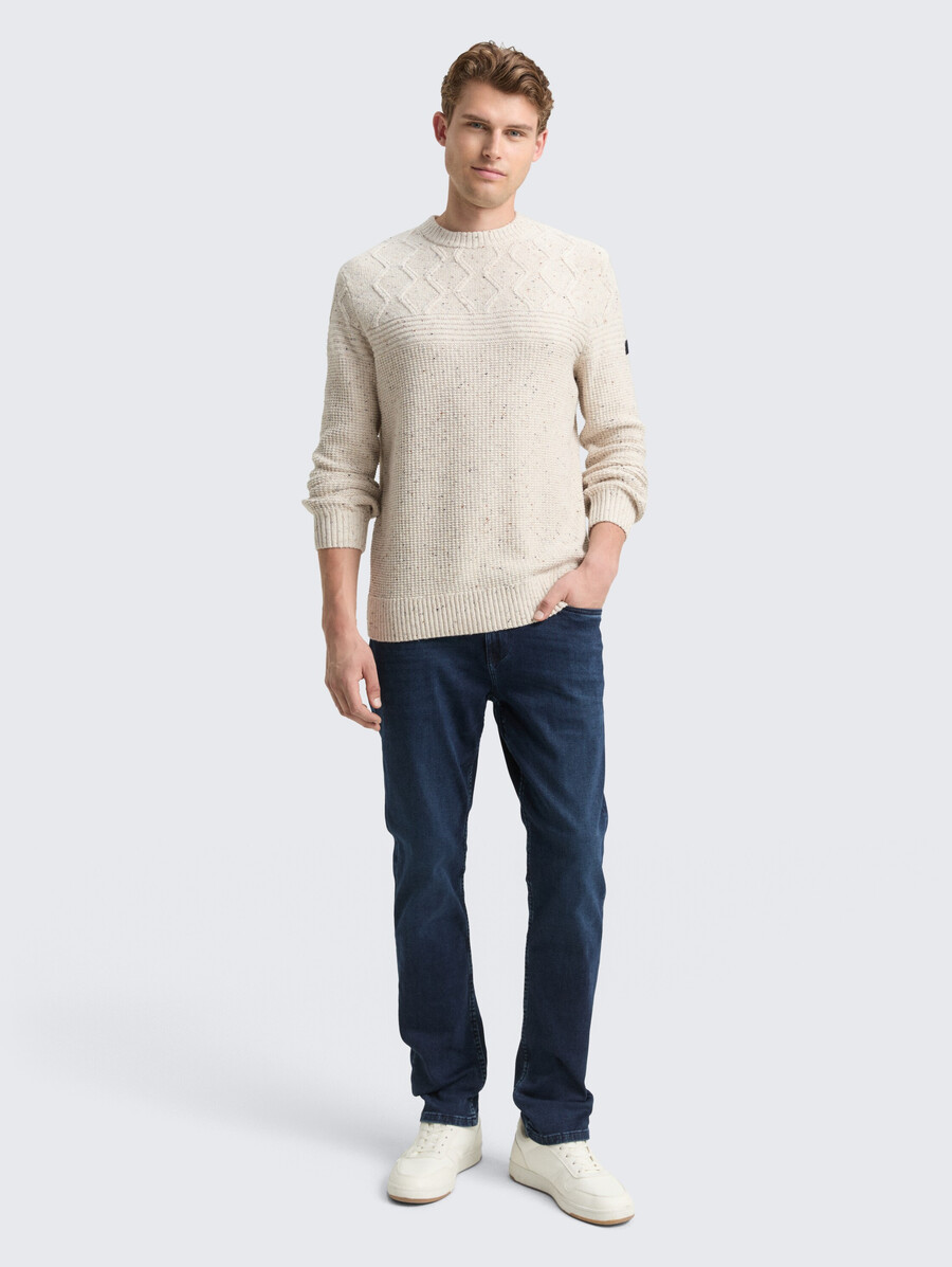 maglione lavorato a maglia con texture miste