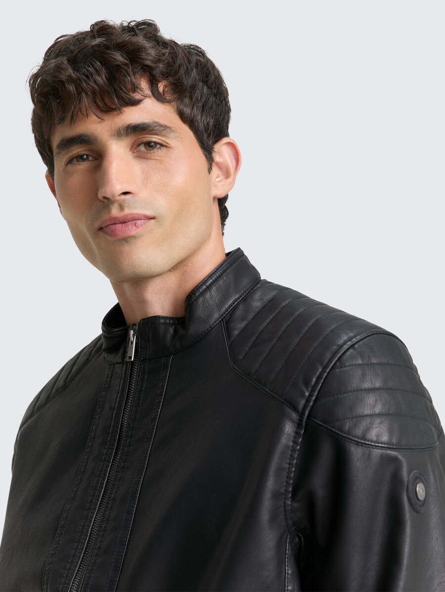 giacca da motociclista in finta pelle