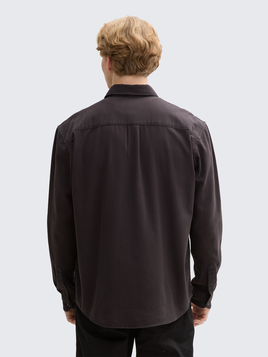 camicia dalla vestibilità comoda con taschino sul petto