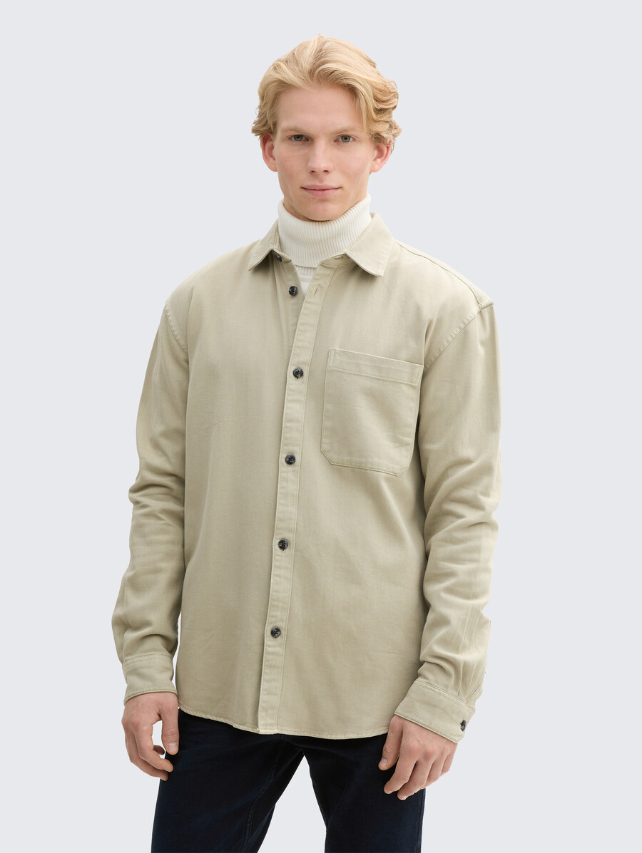camicia dalla vestibilità comoda con taschino sul petto