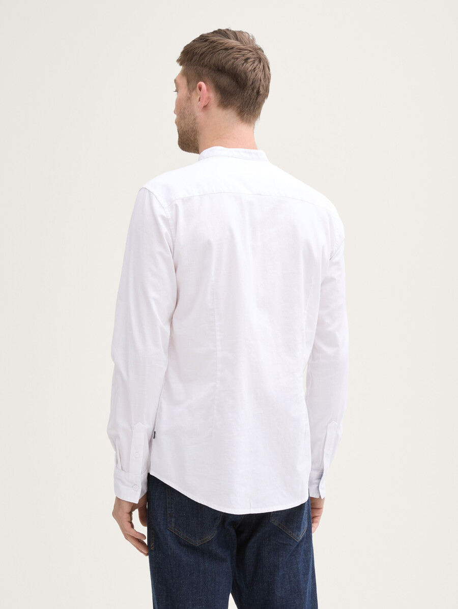 camicia oxford attillata con taschino sul petto