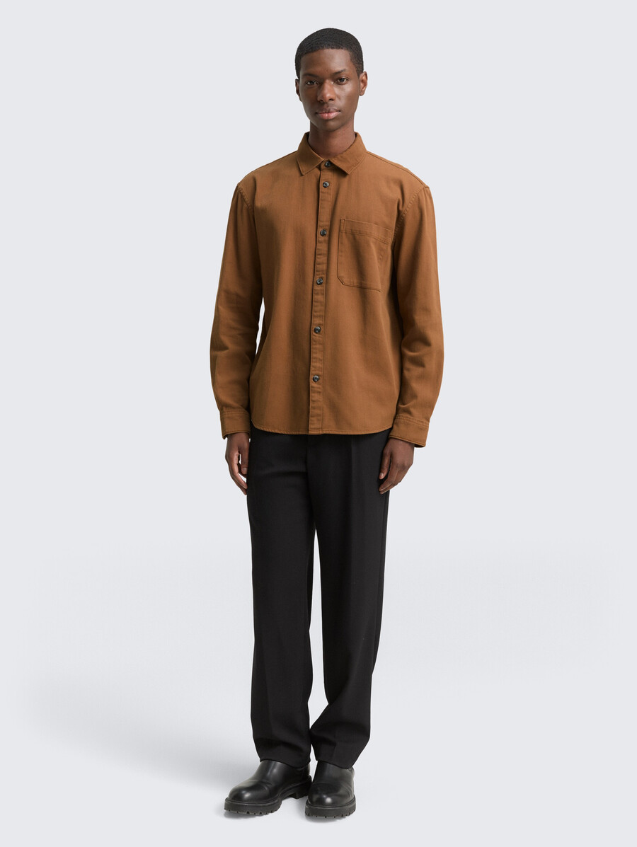camicia dalla vestibilità comoda con taschino sul petto