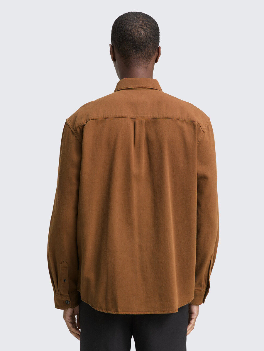 camicia dalla vestibilità comoda con taschino sul petto