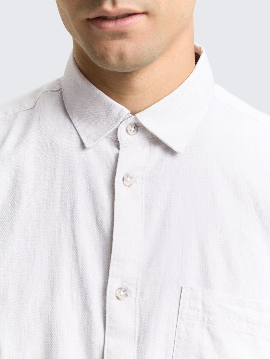 camicia vestibilità regolare con taschino sul petto