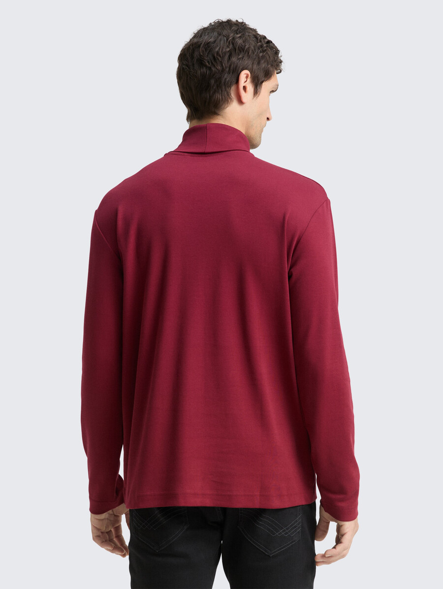 maglia a collo alto basic